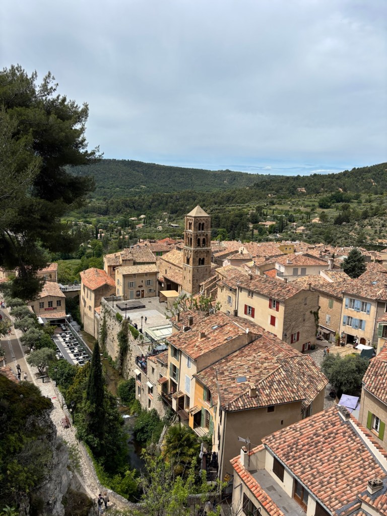 Les Plus Beaux Villages de France Moustiers-Sainte-Marie 聖星小鎮遠景